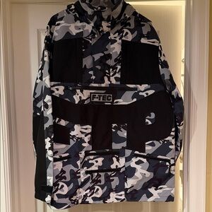 FTP F-Tec Anorak snow camo colorway Black White & Gray Sz L Excellent Condition!